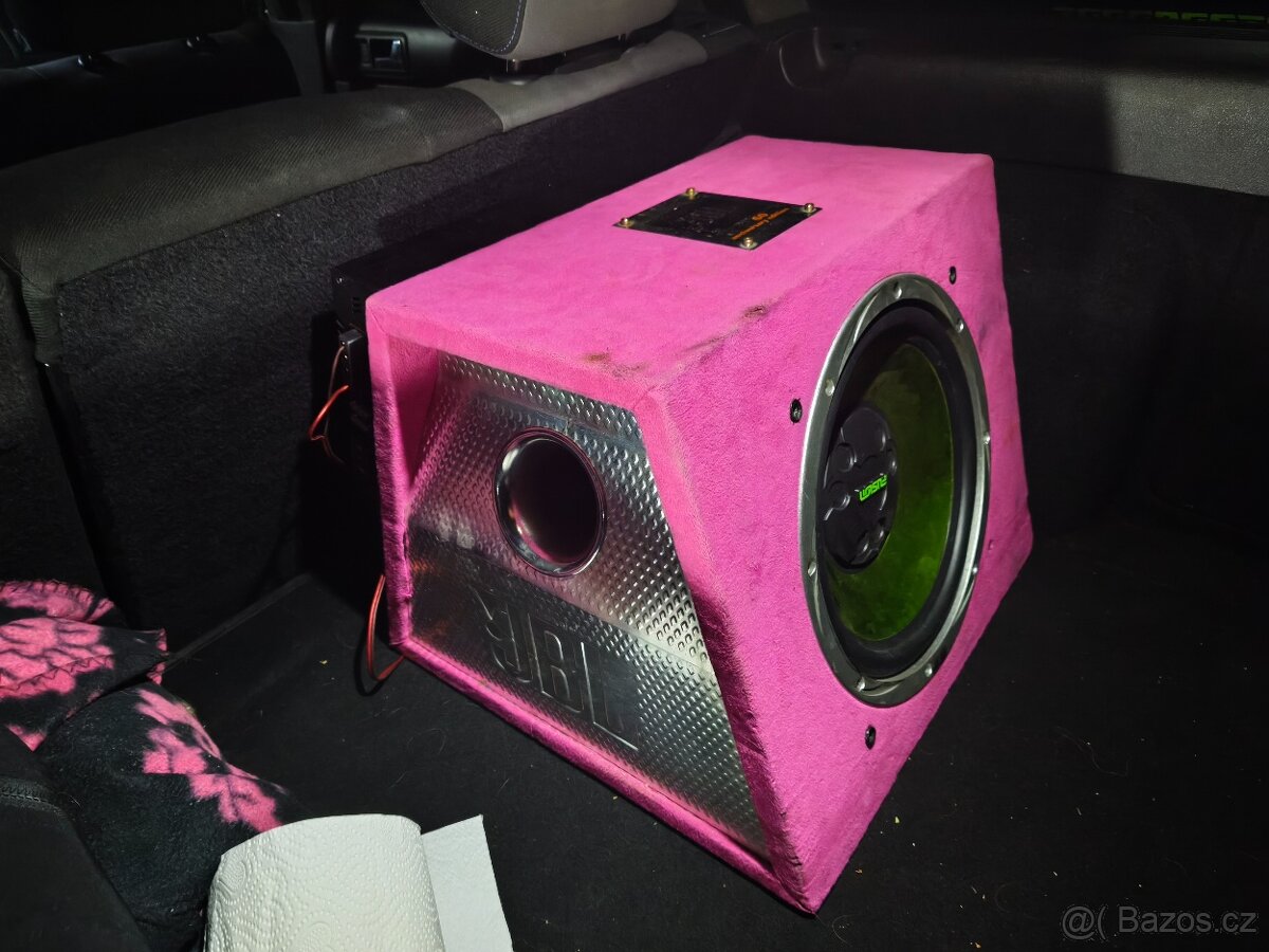 Prodám jbl subwoofer+ zesilovač - 2