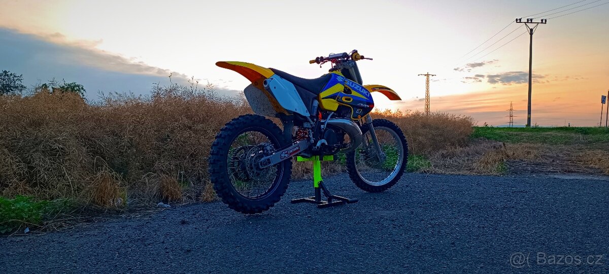 Suzuki RM 250 2t rok 1999 top stav