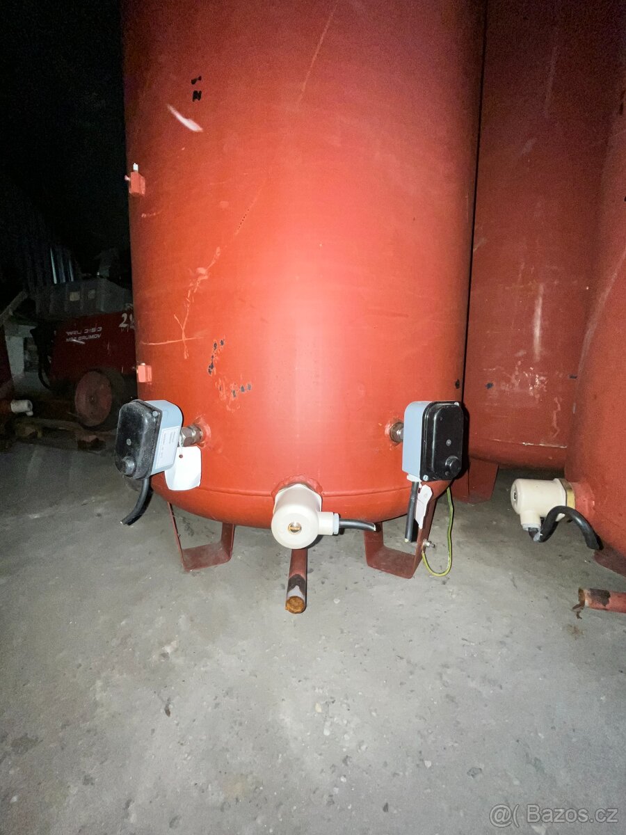 Akumulační nádrže k topení - 200 l - 2