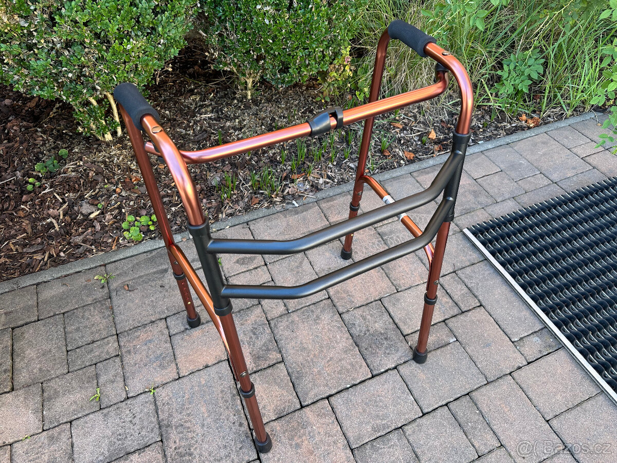 Chodítko pro seniory a důchodce - nové, 4bodové, skládací - 2