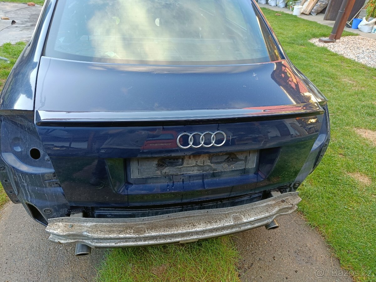 Víko kufru S-Line Audi A4 b6 - 2