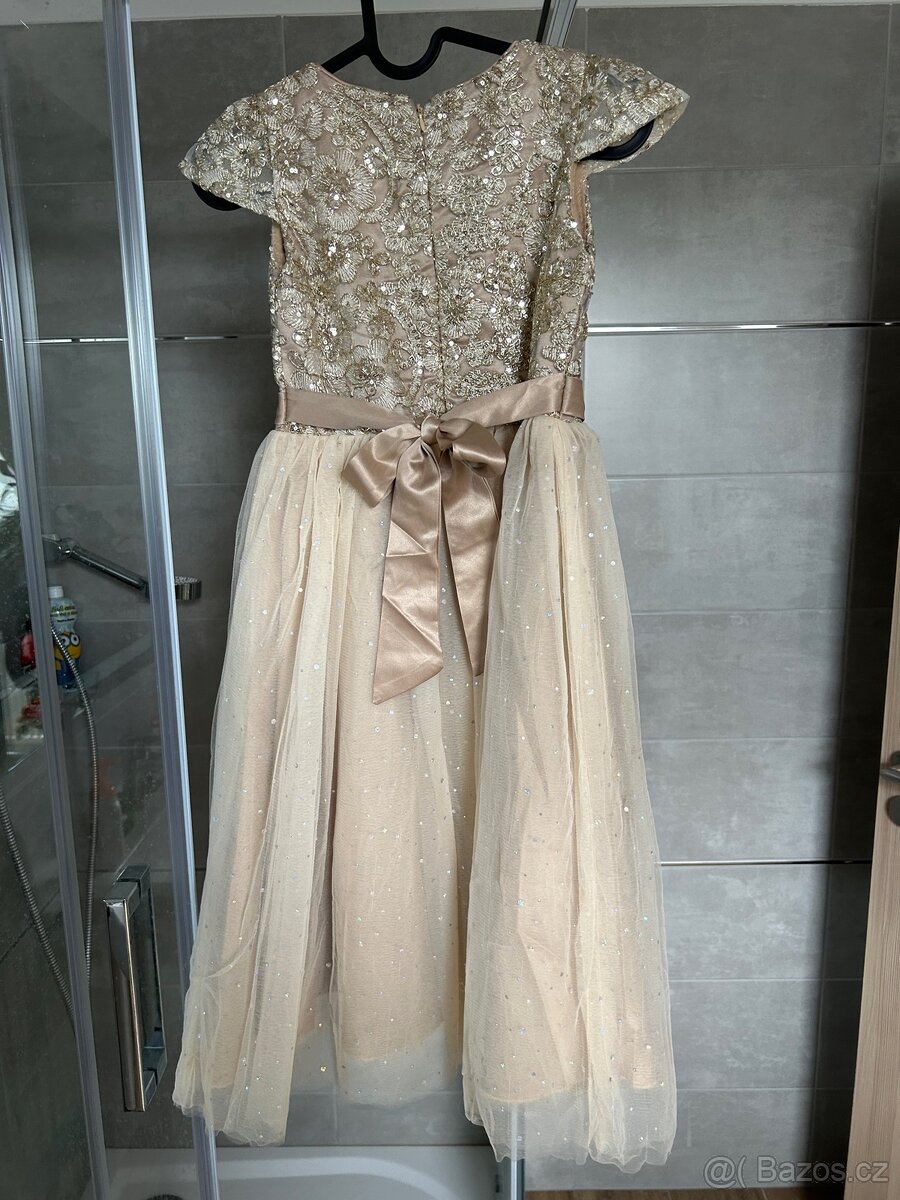 Divci spolecenske saticky, krasne… - 2