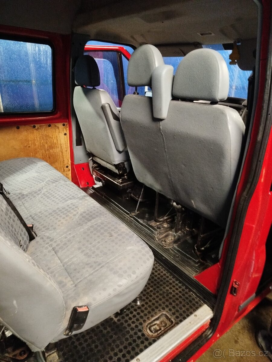 Ford Transit 6 míst - 2
