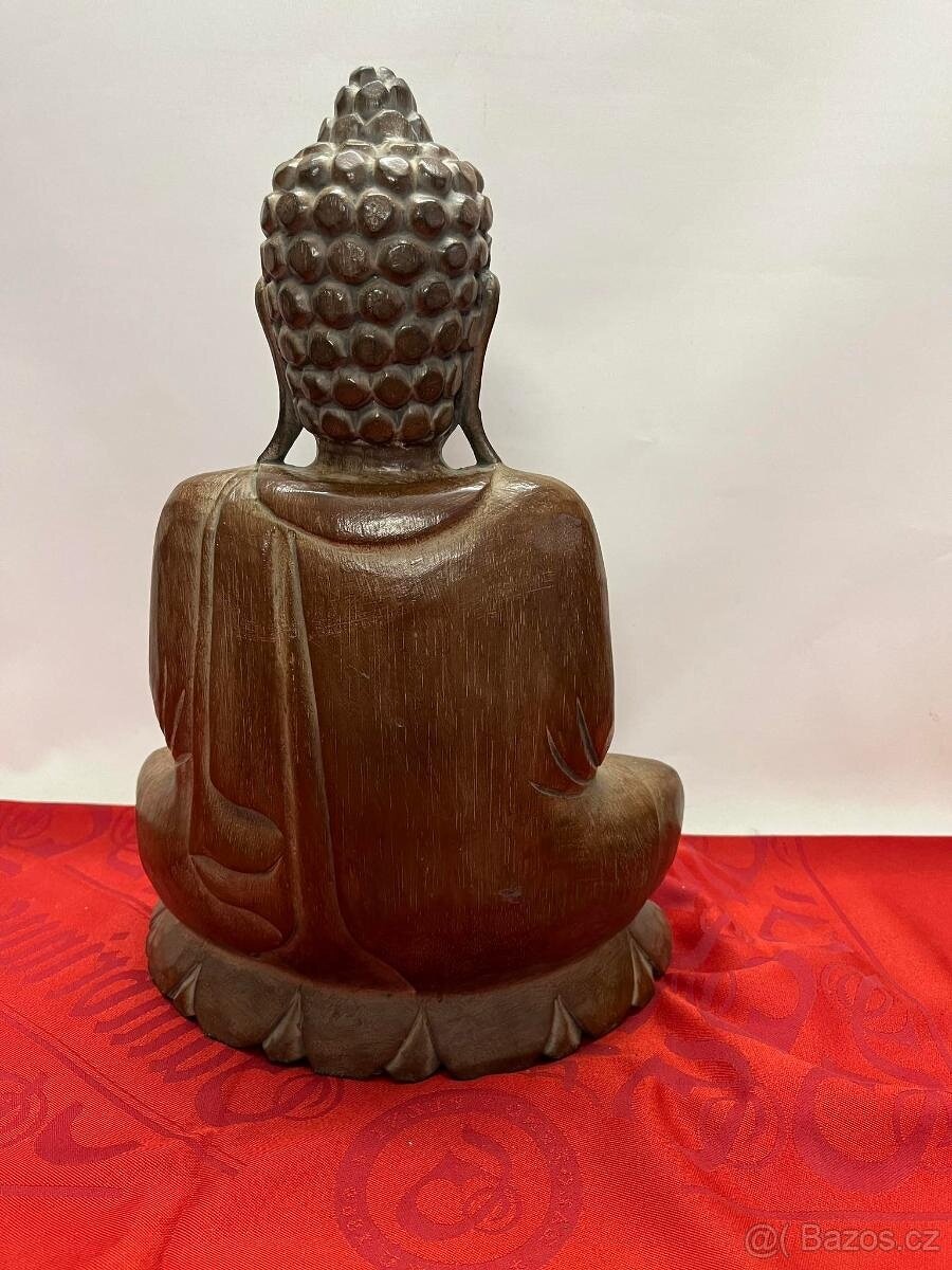 Starší dřevěná socha Budha - 2