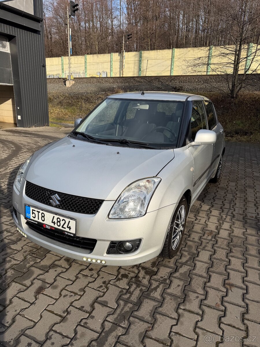 Suzuki Swift 1.3i 68 kW r. v. 2008 - 2