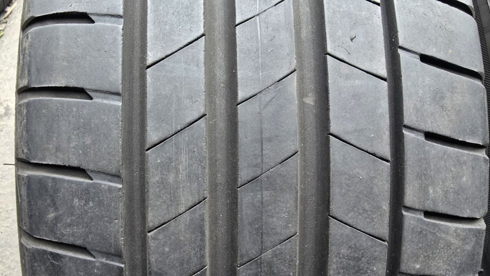 Letní pneu 245/45/19 Bridgestone - 2