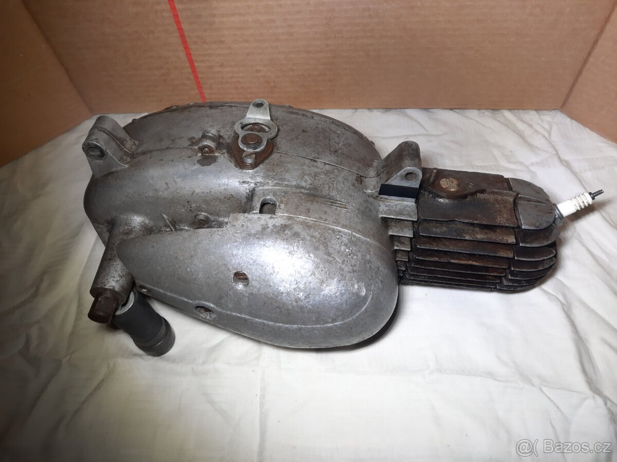 Motor jawa pařez - 2