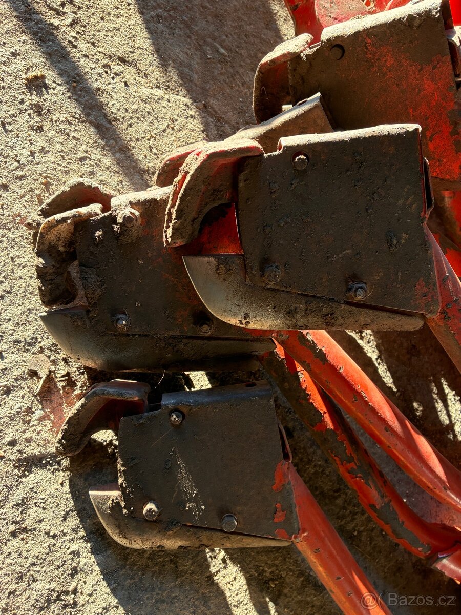 Secí botky Pneusej - 2