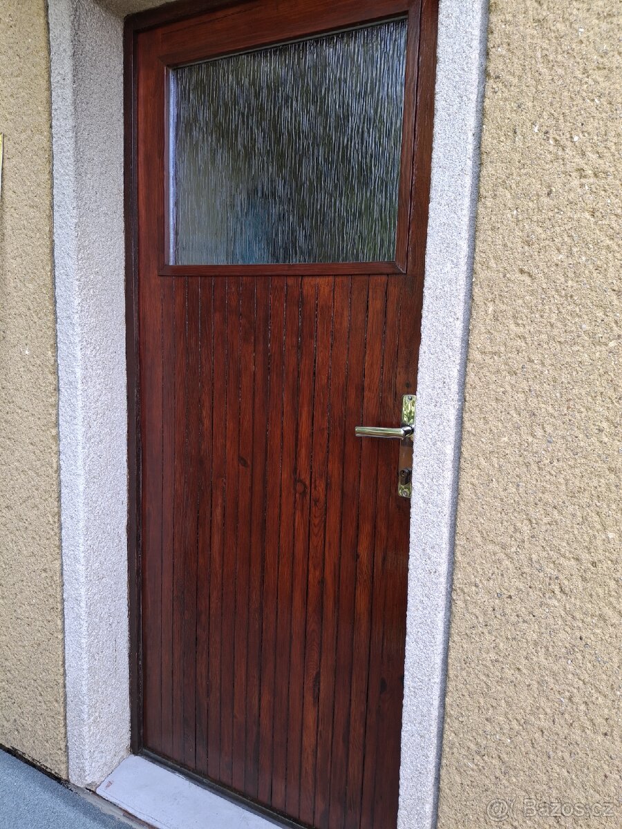 Vstupní dveře pravé ze dřeva ( modřín) - 2