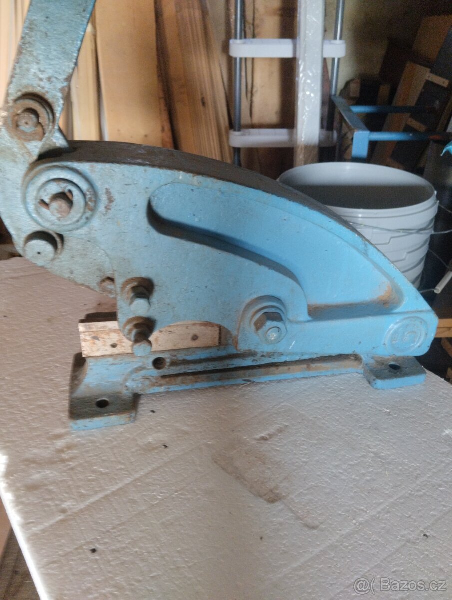 Litinové pákové nůžky - 2