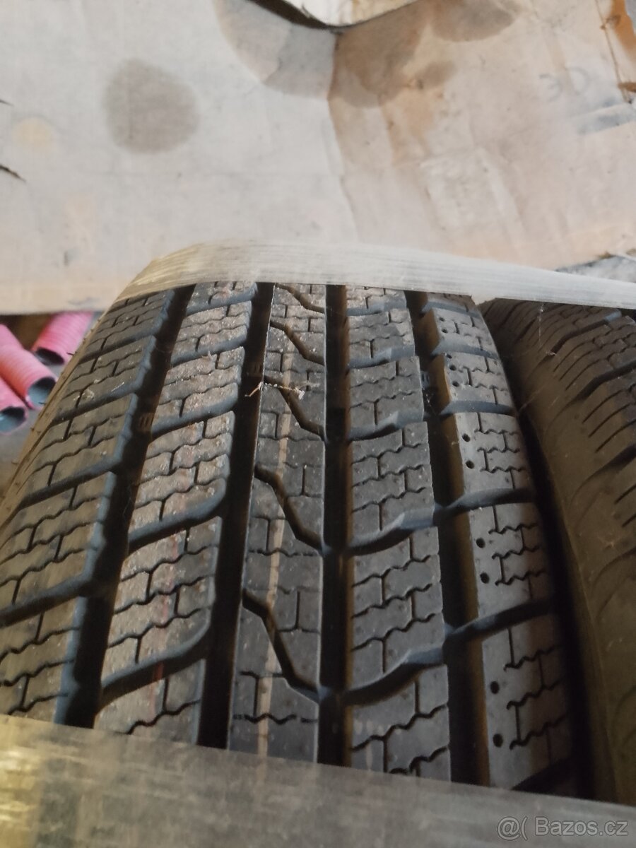 Prodám 2x pneu nové 185x60x15. - 2