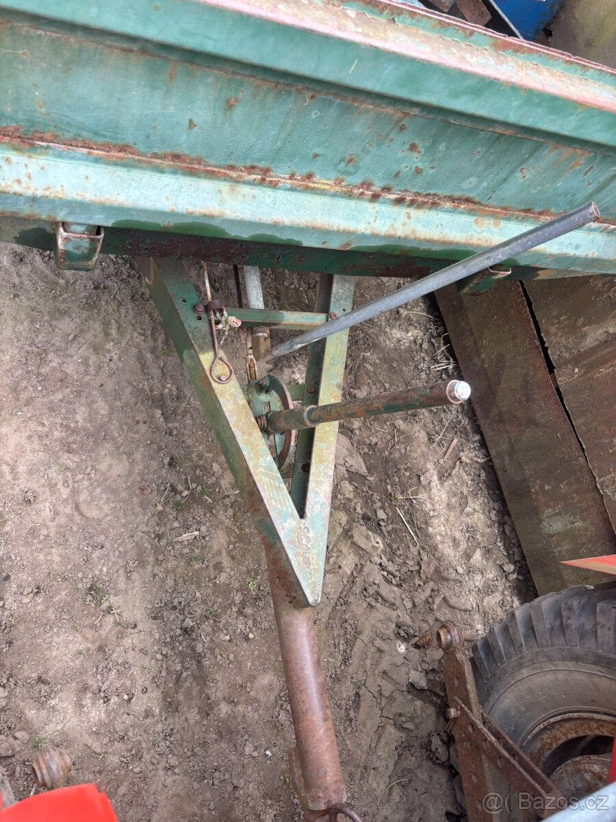 Sklápěcí vlek za malotraktor - 2