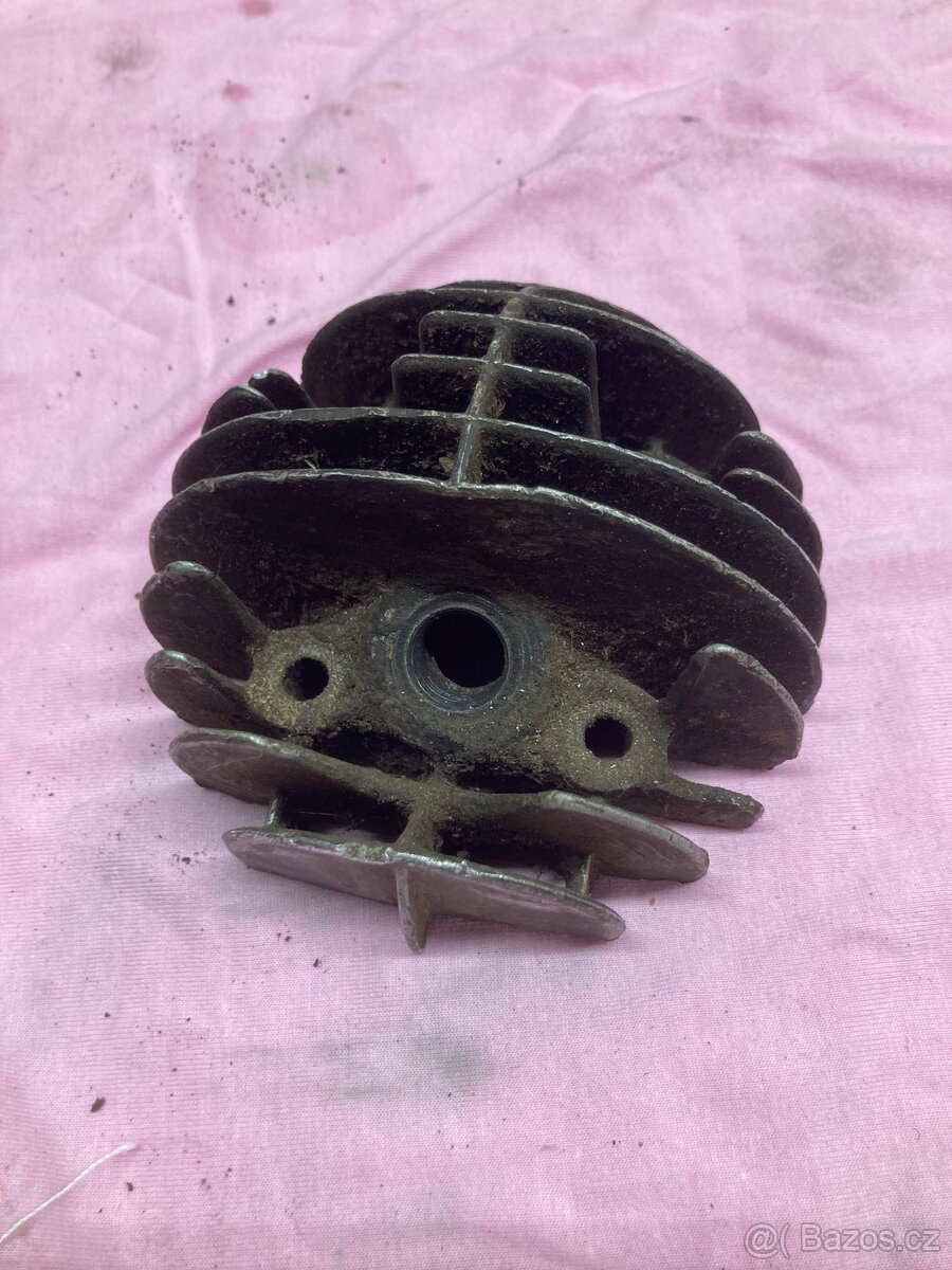 Hlava motoru Jawa 555, 550 - 2