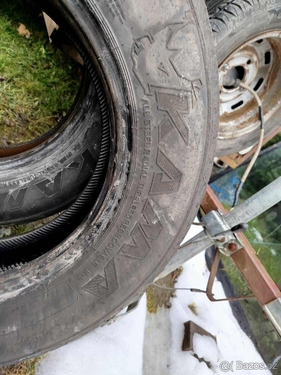 Pneu kama 215/75 17,5 - 2