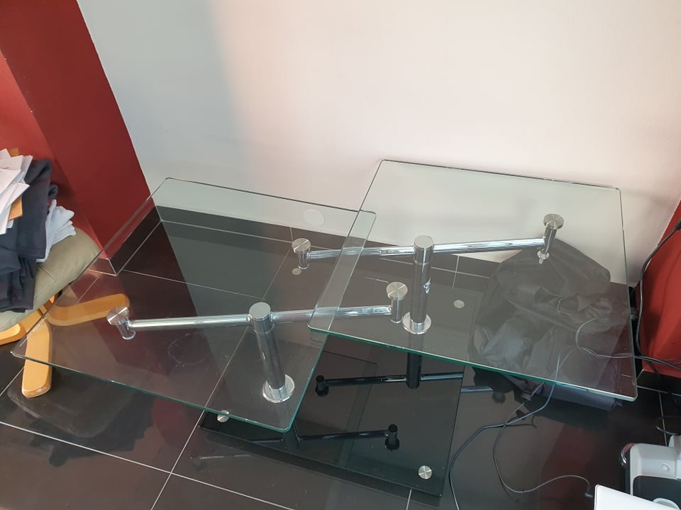 Skleněný posuvný stul - 2