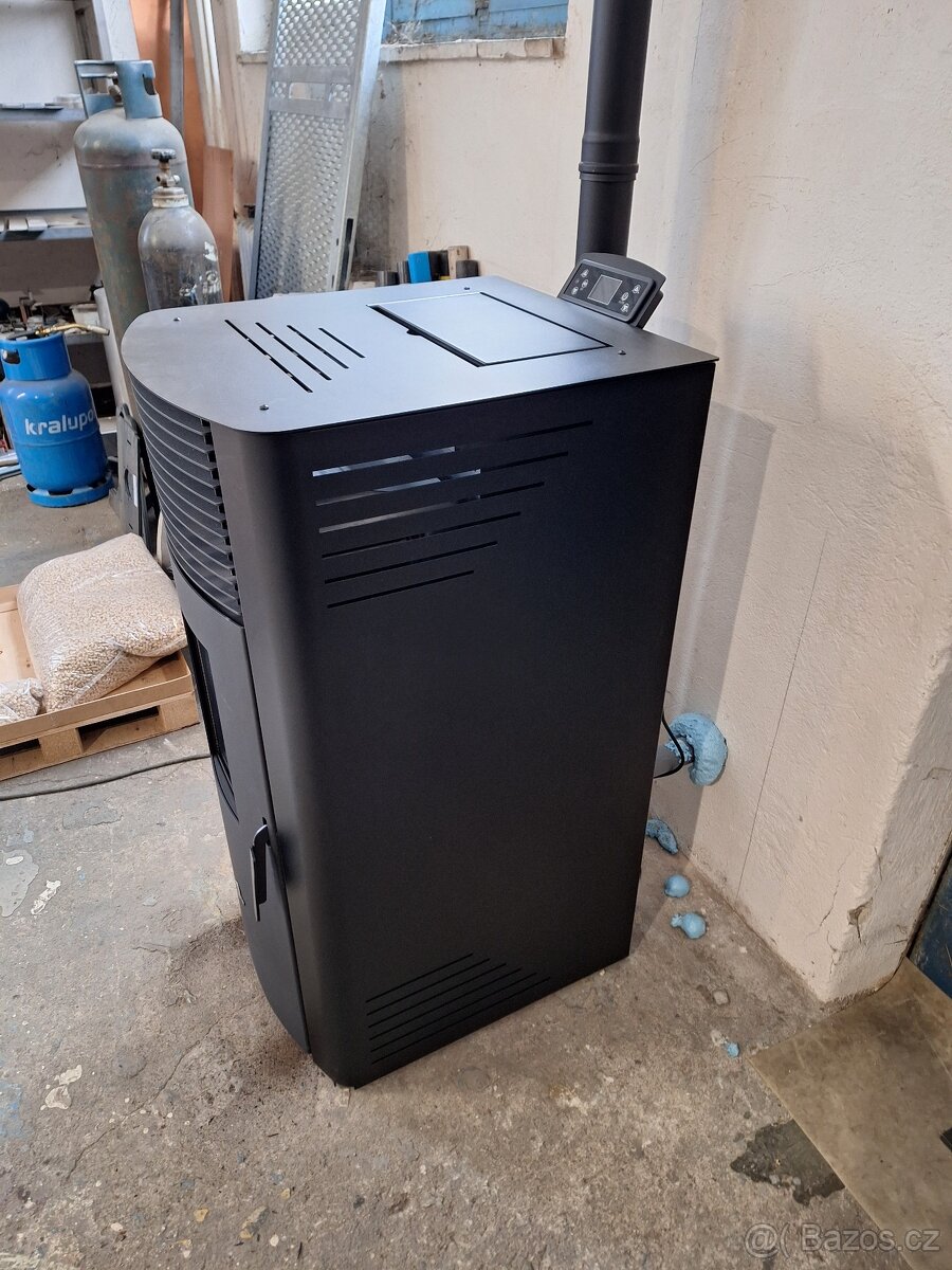 Peletová kamnna Anita 15kw - 2