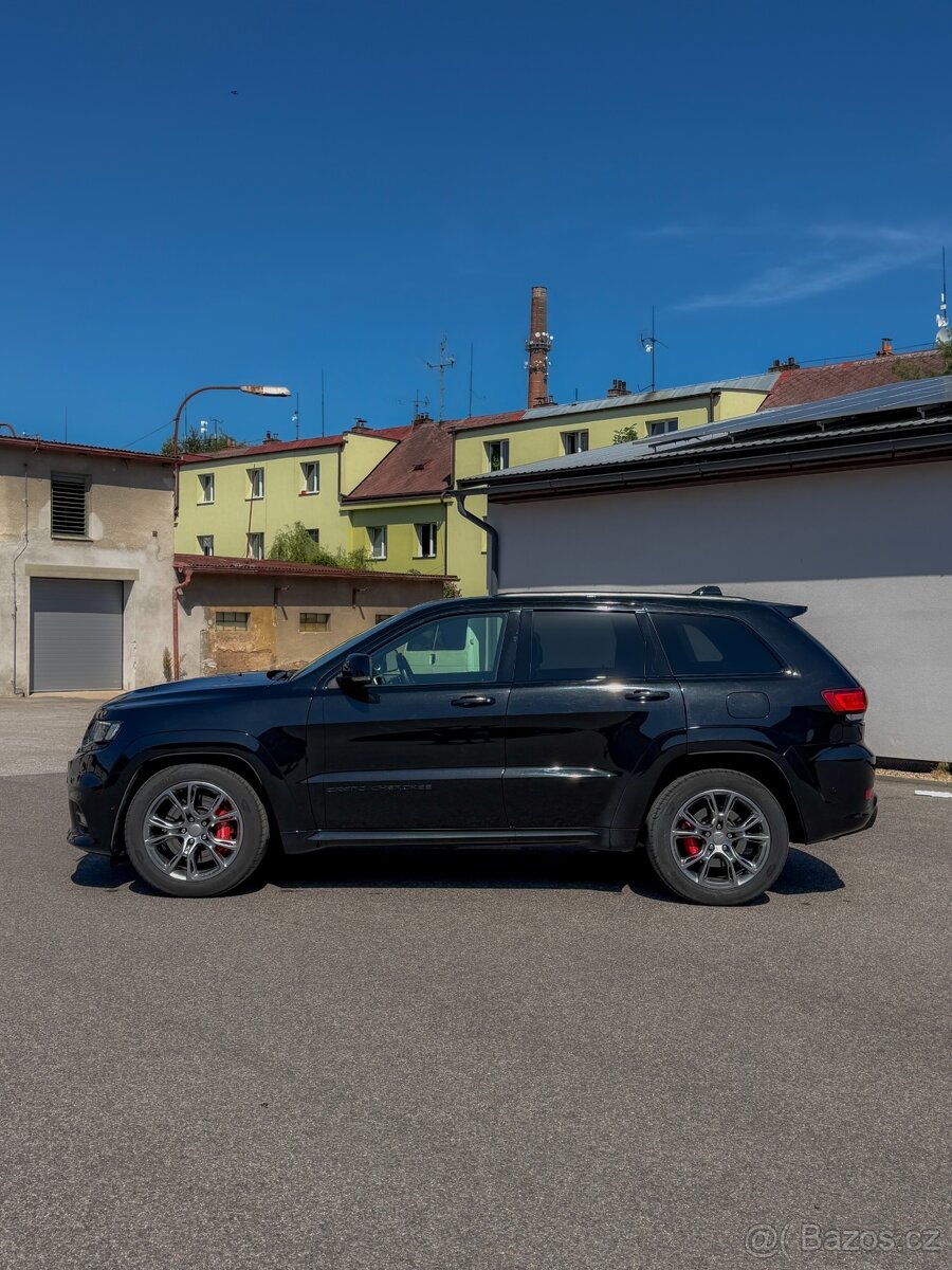 Jeep Grand Cherokee SRT - 2