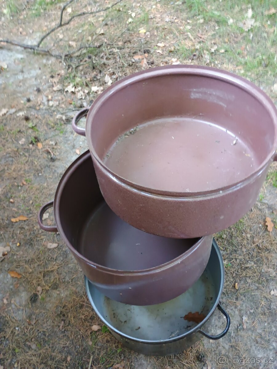 Hrnce, - 2