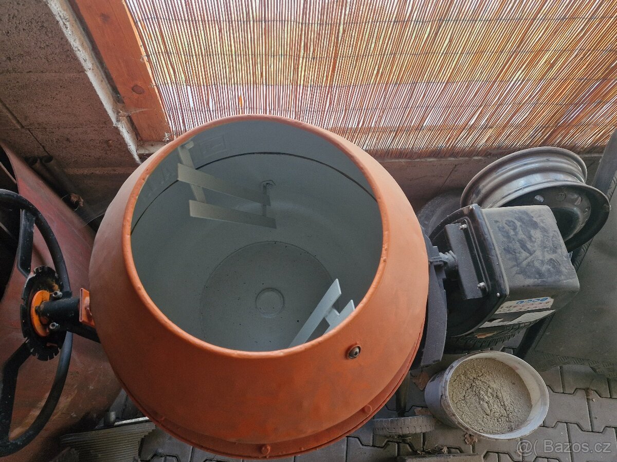 Stavební míchačka - 2