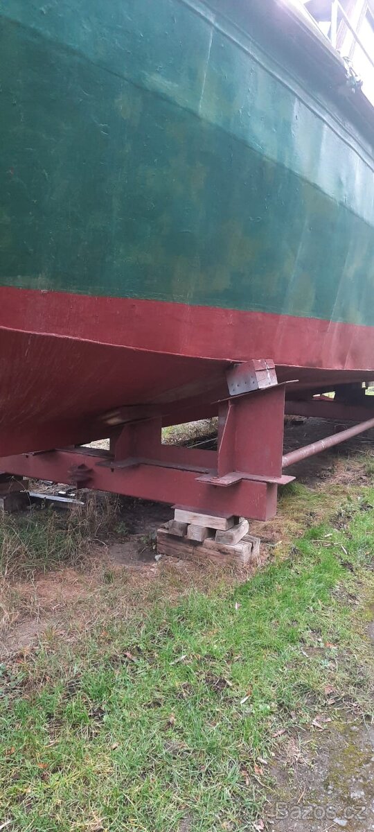 Kajutová motorová loď - 2