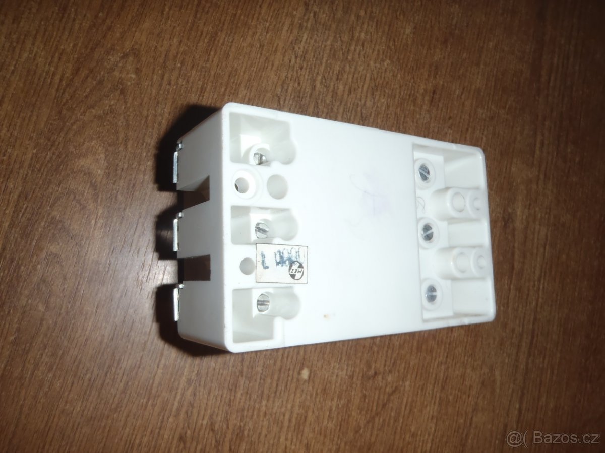 6ks Nový nepoužitý bakelitový proudový jistič J7K 50 M3,6A - 2