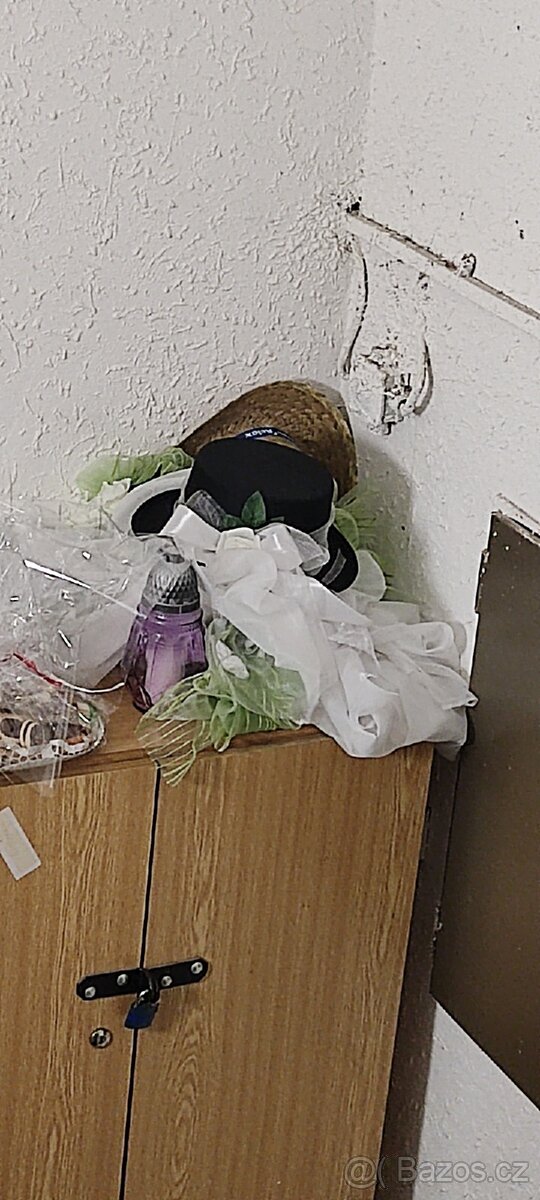 Svatební výzdoba. Cedule,napis LOVE, ram na fotografie - 2