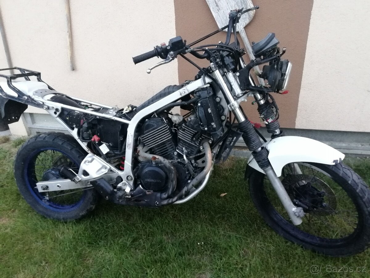 Honda XL 600 transalp - 2