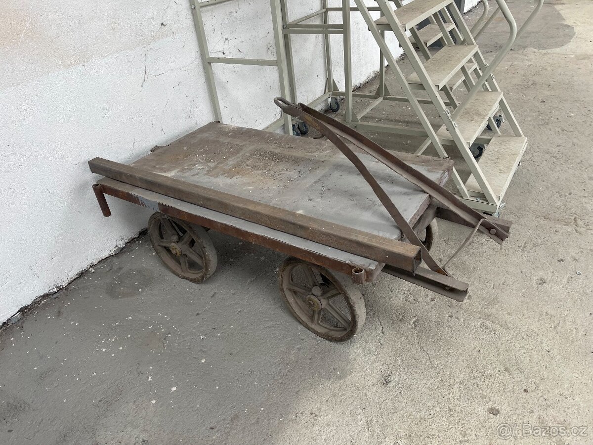 Nářadí - vozík na autogen, rolny, žebříky, elektrody, svěrky - 2