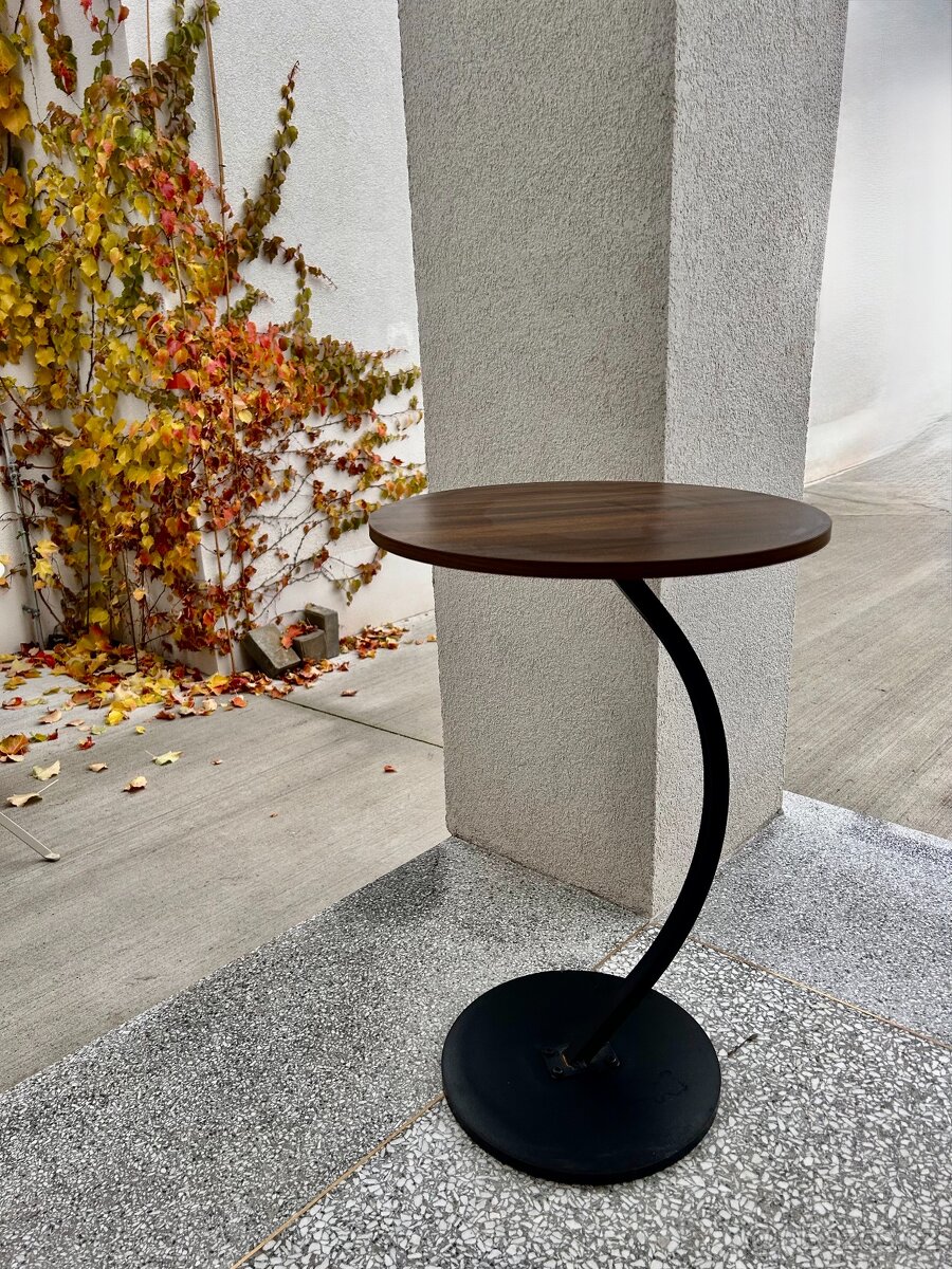 Prodám 2ks nábytku + lampu za 800,-Kč - 2