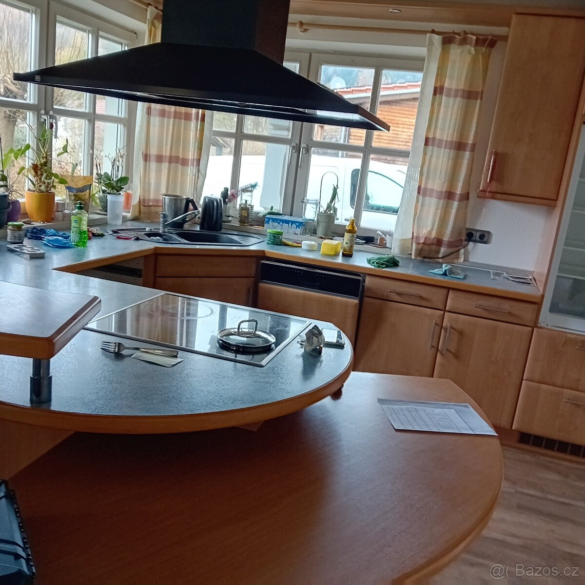 Kuchyňská linka se spotřebiči - 2