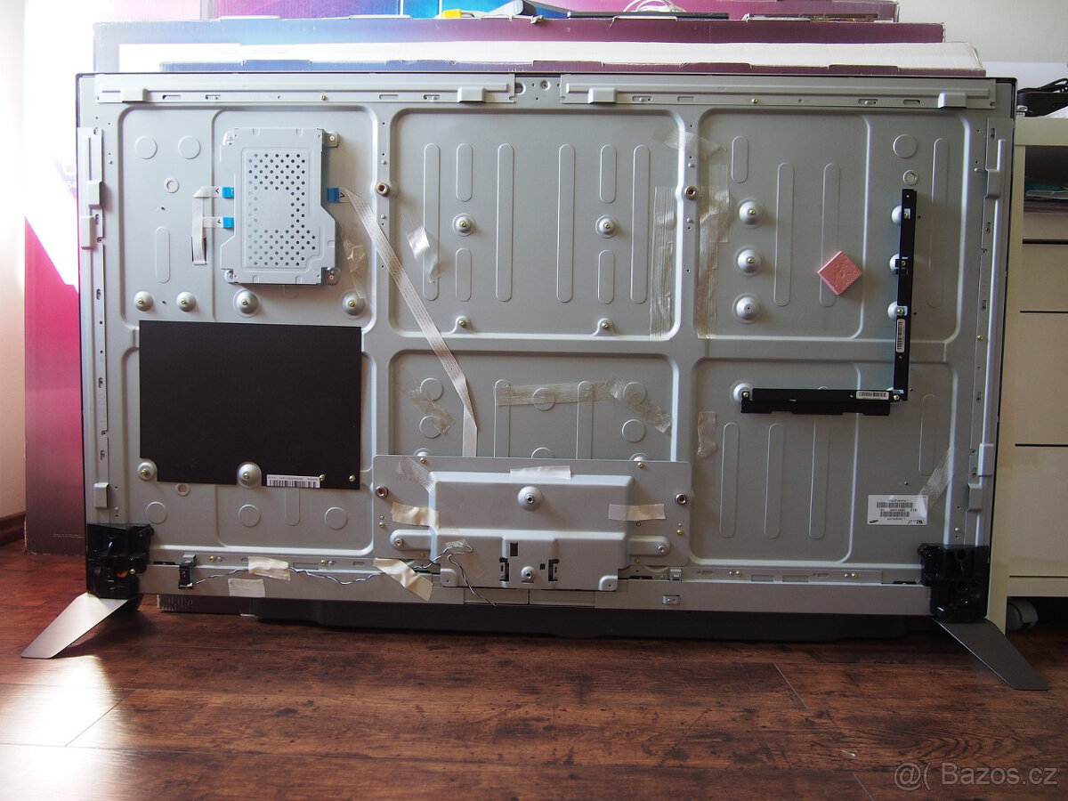 3D 4K TV Philips 55PUS8809 - displej a housing - 2