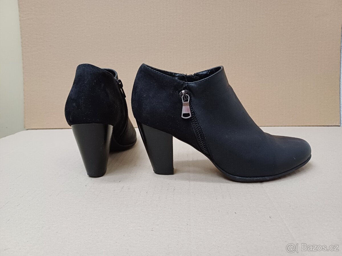 Černé kotníkové boty vel.39 - 2