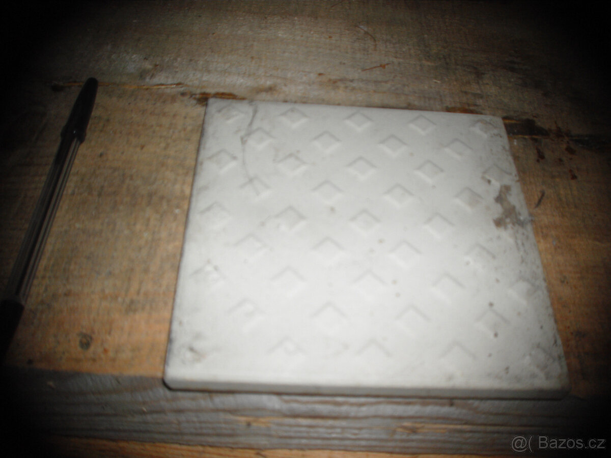 retro zátěžová dlažba, dlaždice CHKZ 160 Czechoslovakia - 2