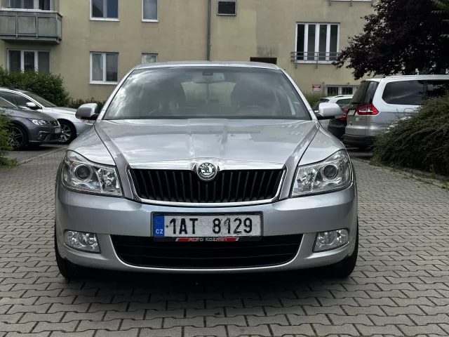 Škoda Octavia II 1.6 16V Facelift Kůže ALU kola Tažné - 2