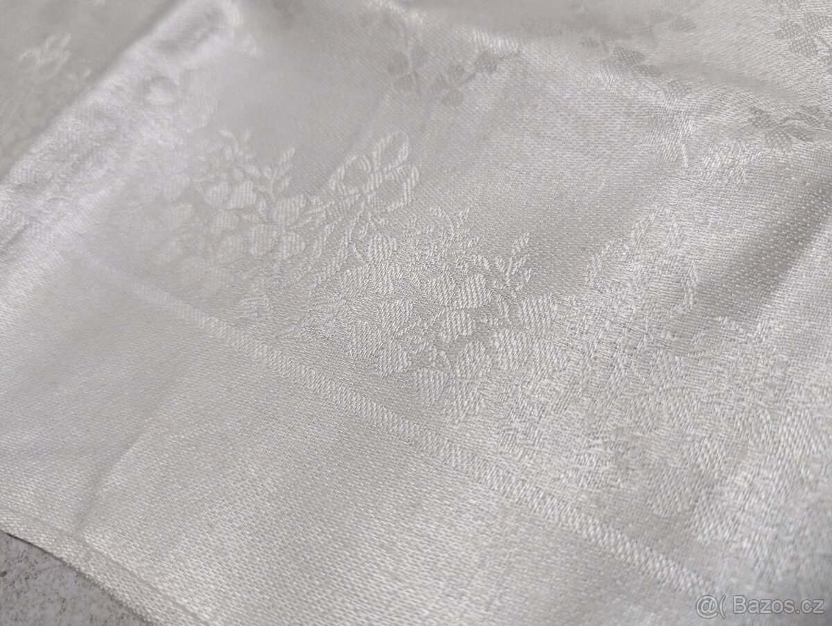 Ubrus na konferenční stolek - 2