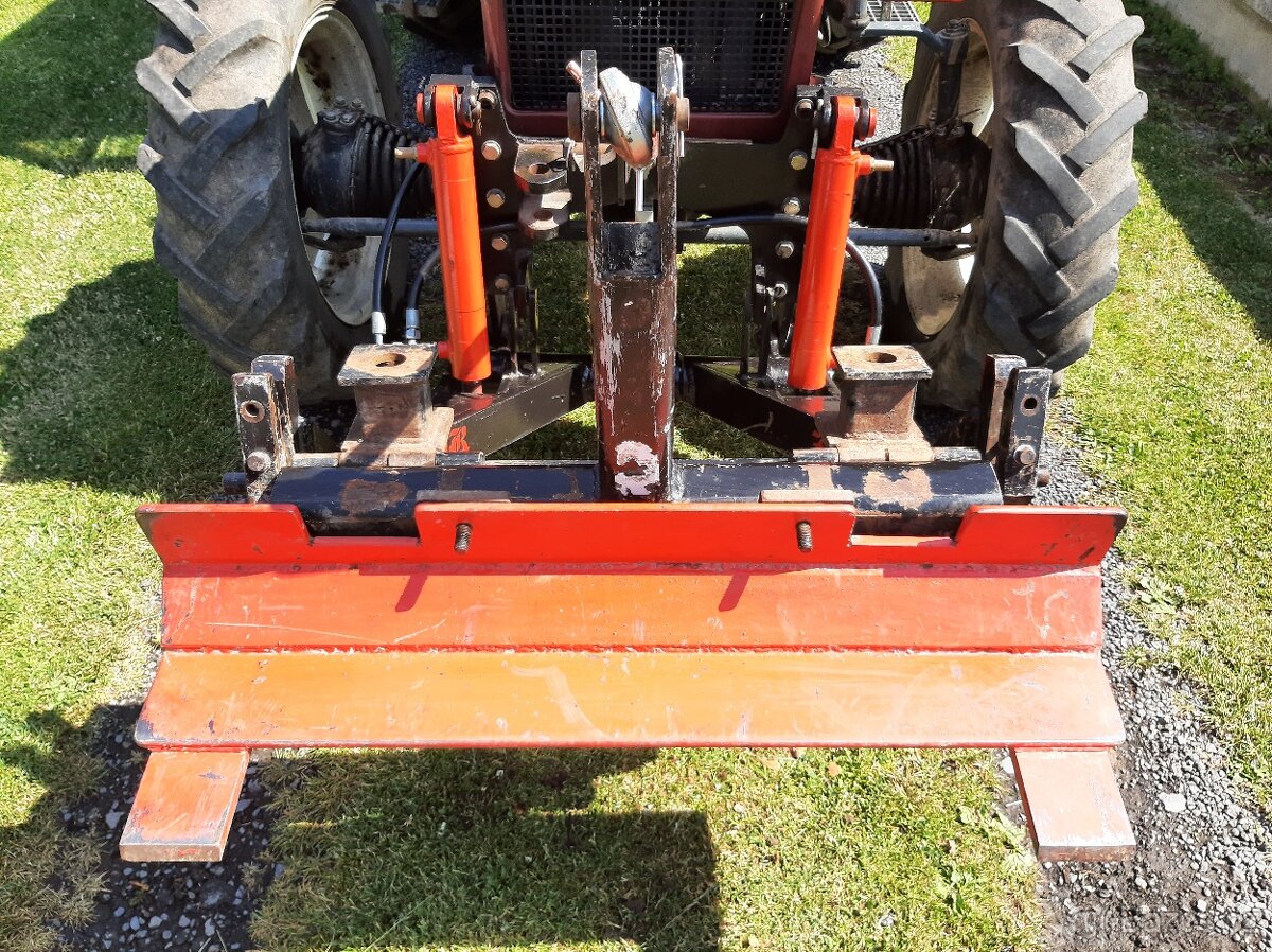 Čelní rampovač na traktor - 2