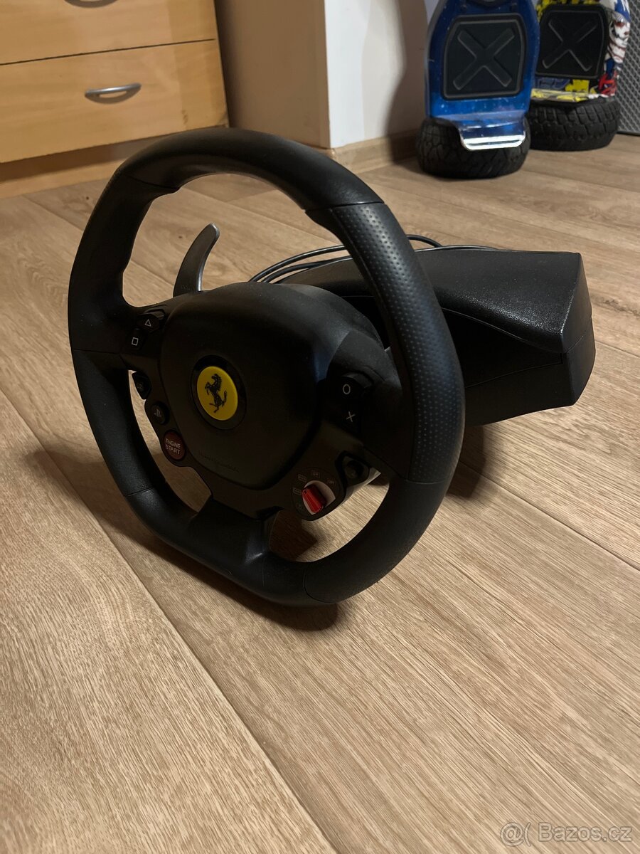 Volant thrumaster Ferrari a herní sedačka - 2
