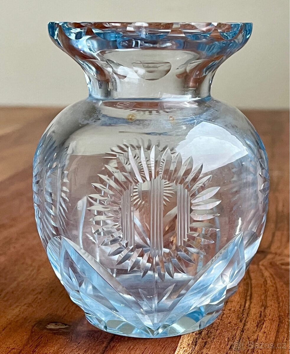 Světlemodrá broušená vázička - 2