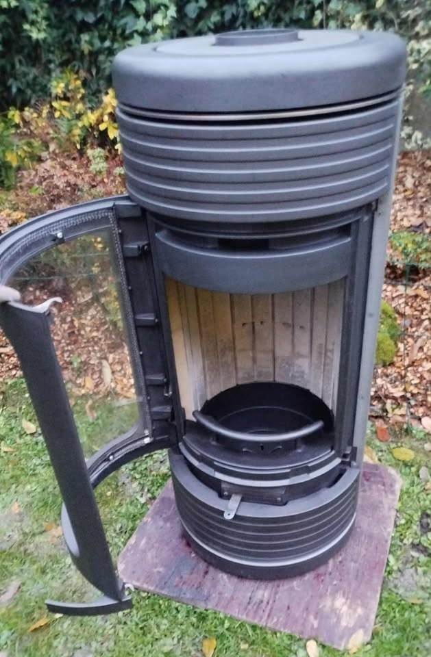 Prodám litinová kamna LEDA NOVIA C - 2