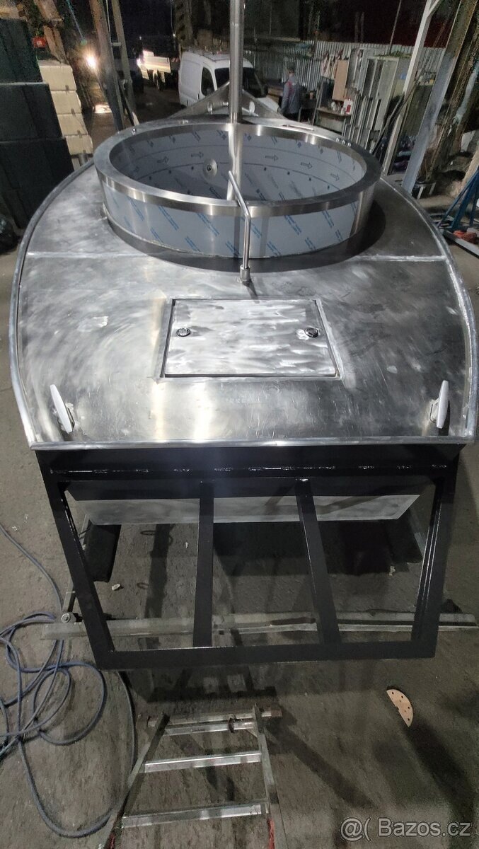 PLAVAJUCA JACUZZI LOD - 2