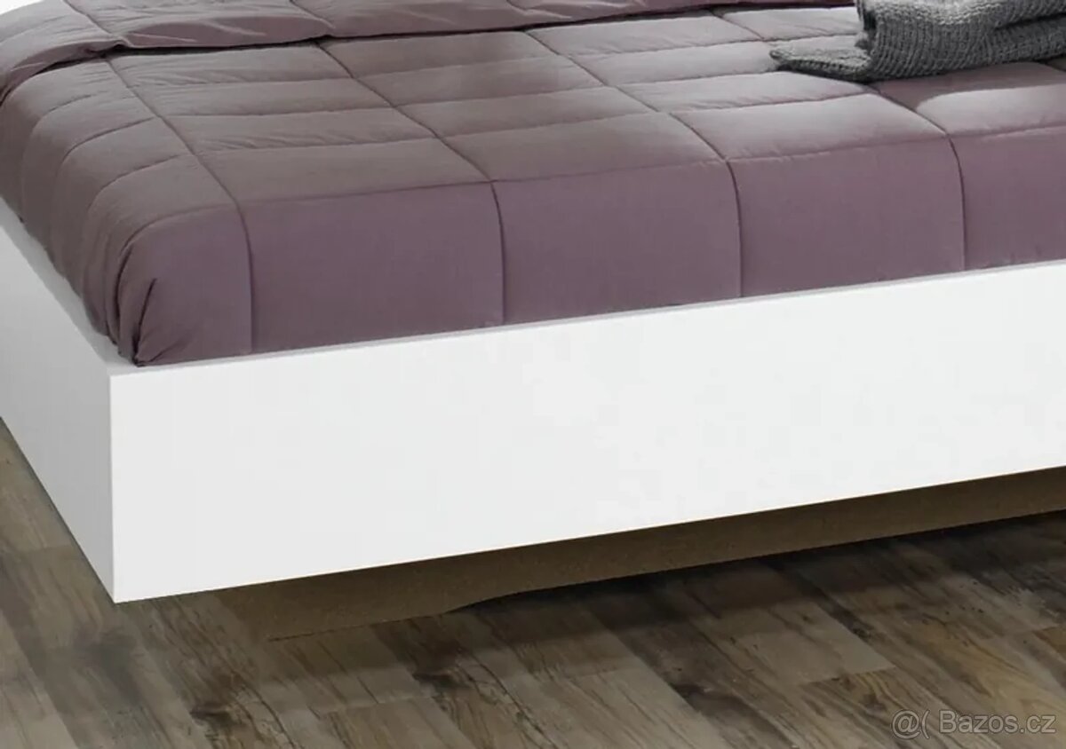 Postel+noční stolky - 2