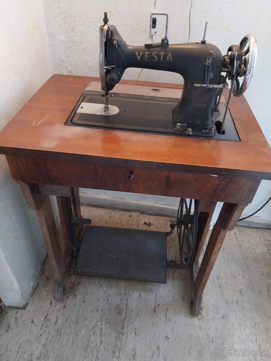 Šicí stroj VESTA - 2