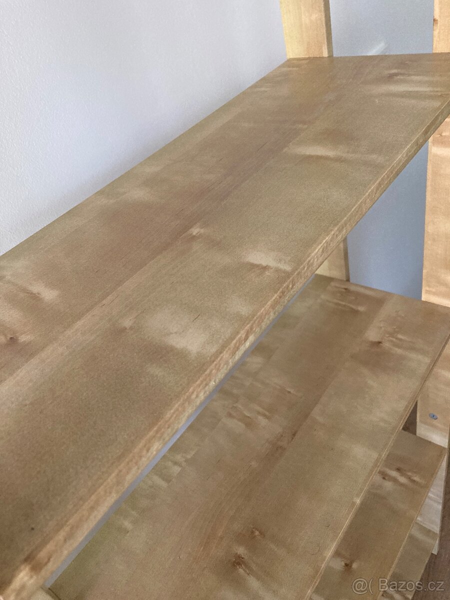 IKEA reagál/ knihovna - 2