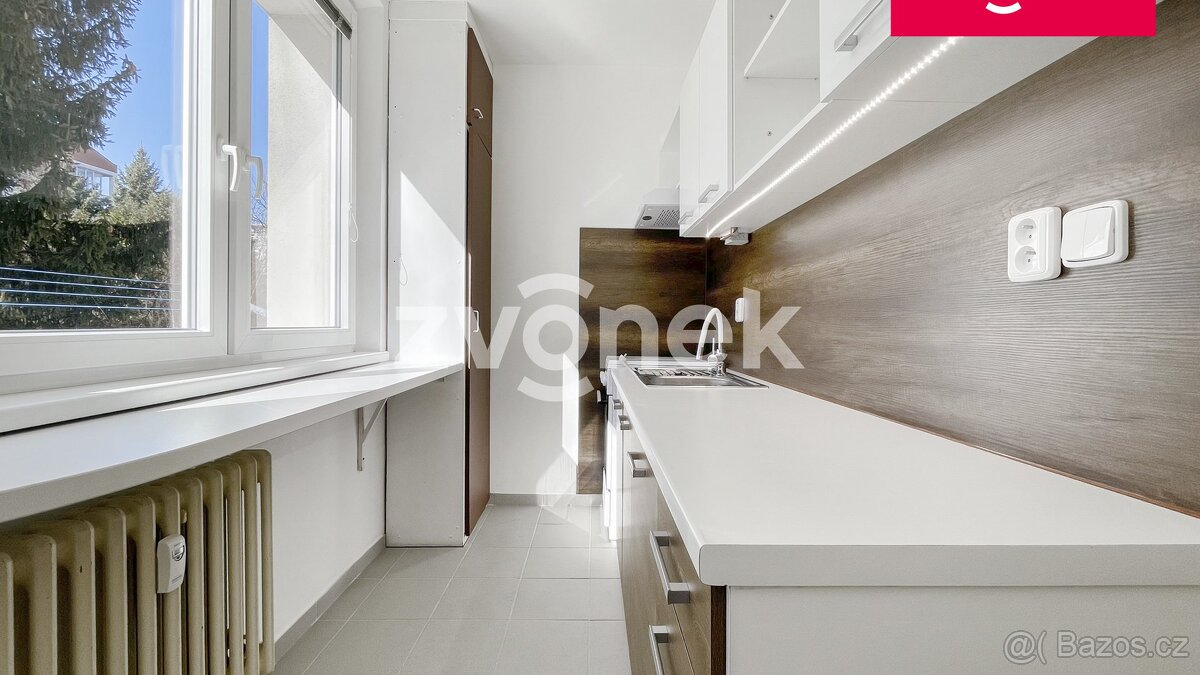 Klidné bydlení u KnTB: Pronájem 1+1 s prostorným sklepem,... - 2