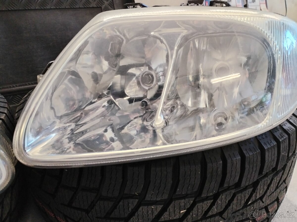 Přední světla chrysler Voyager 2003 - 2