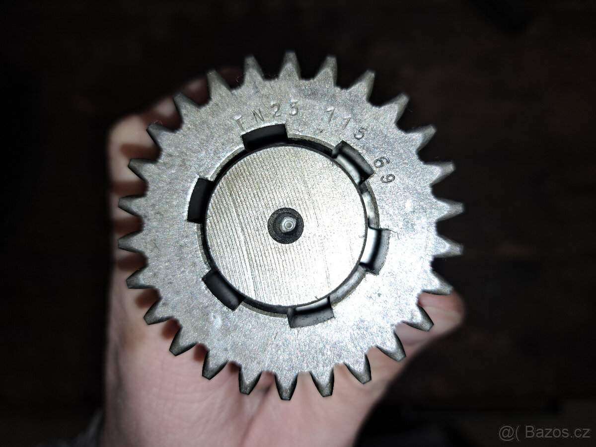 hřídel s pastorkem frézka FN25 - 2