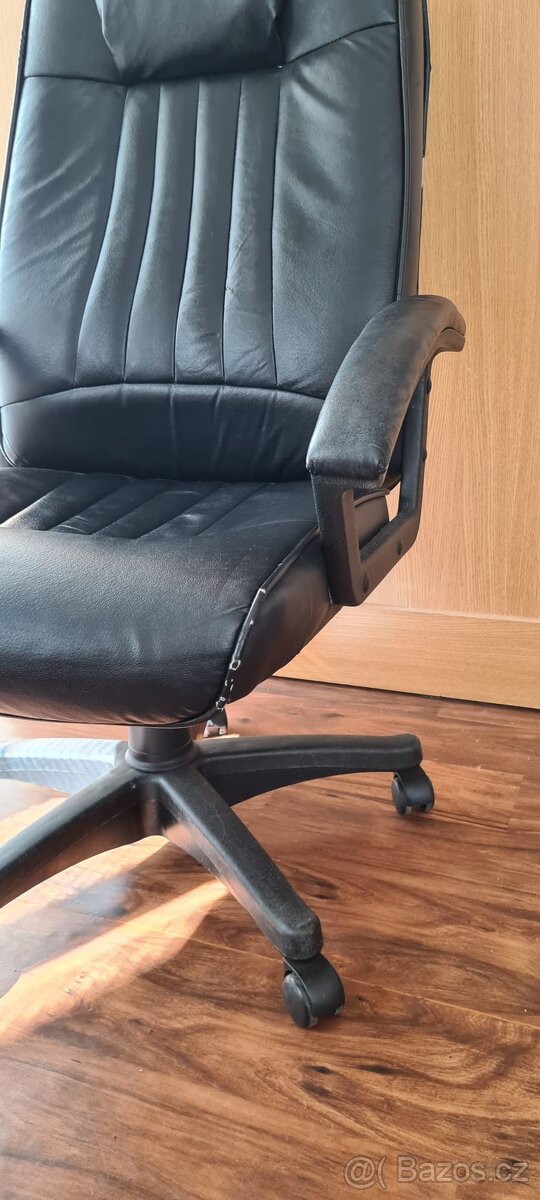 Kancelářské křeslo - 2