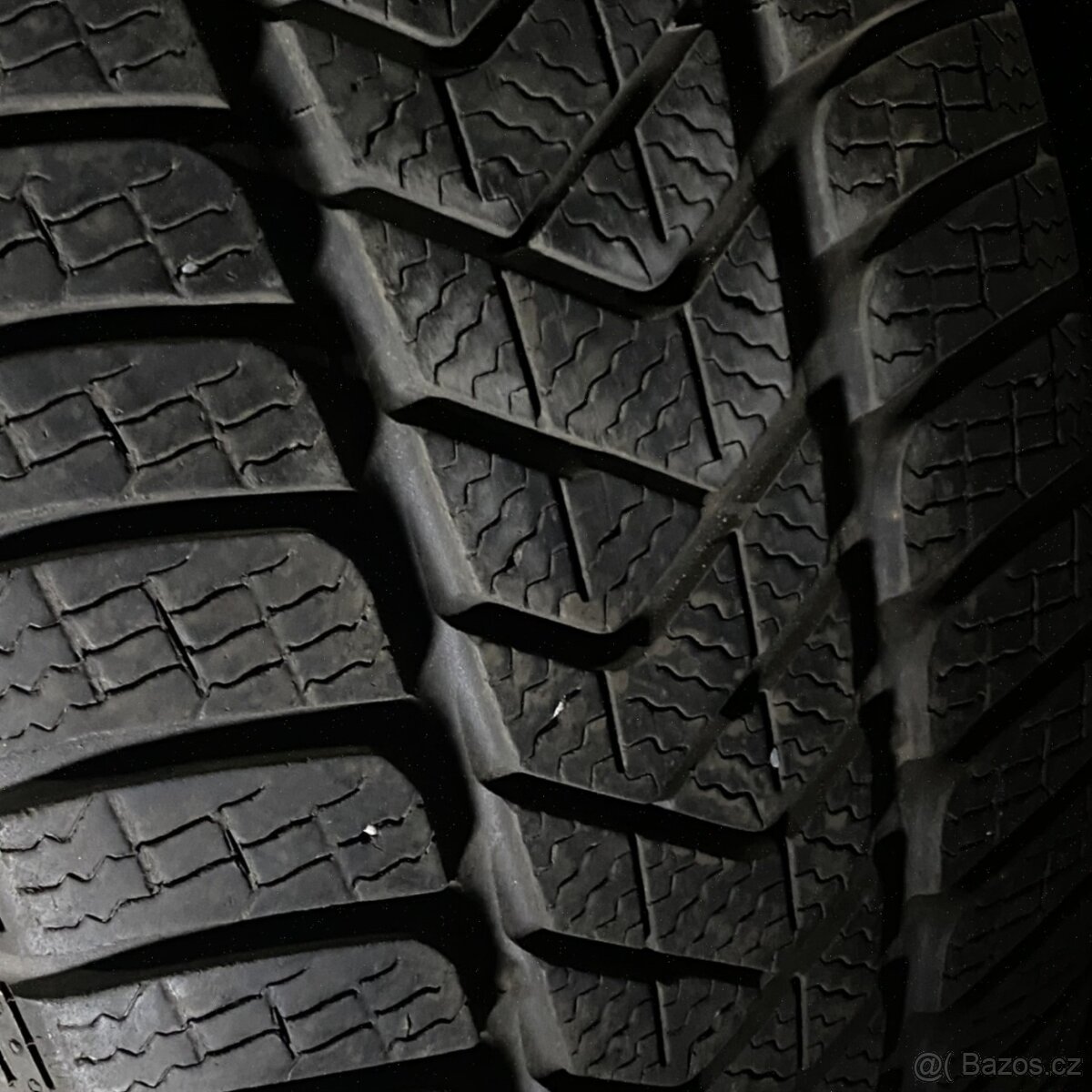 Zimní pneu 225/50 R17 98V Pirelli 5,5-6mm - 2