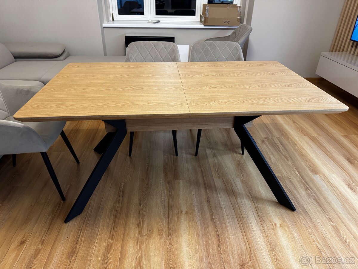 Úplně nový nepoužitý rozkládací stůl - 2
