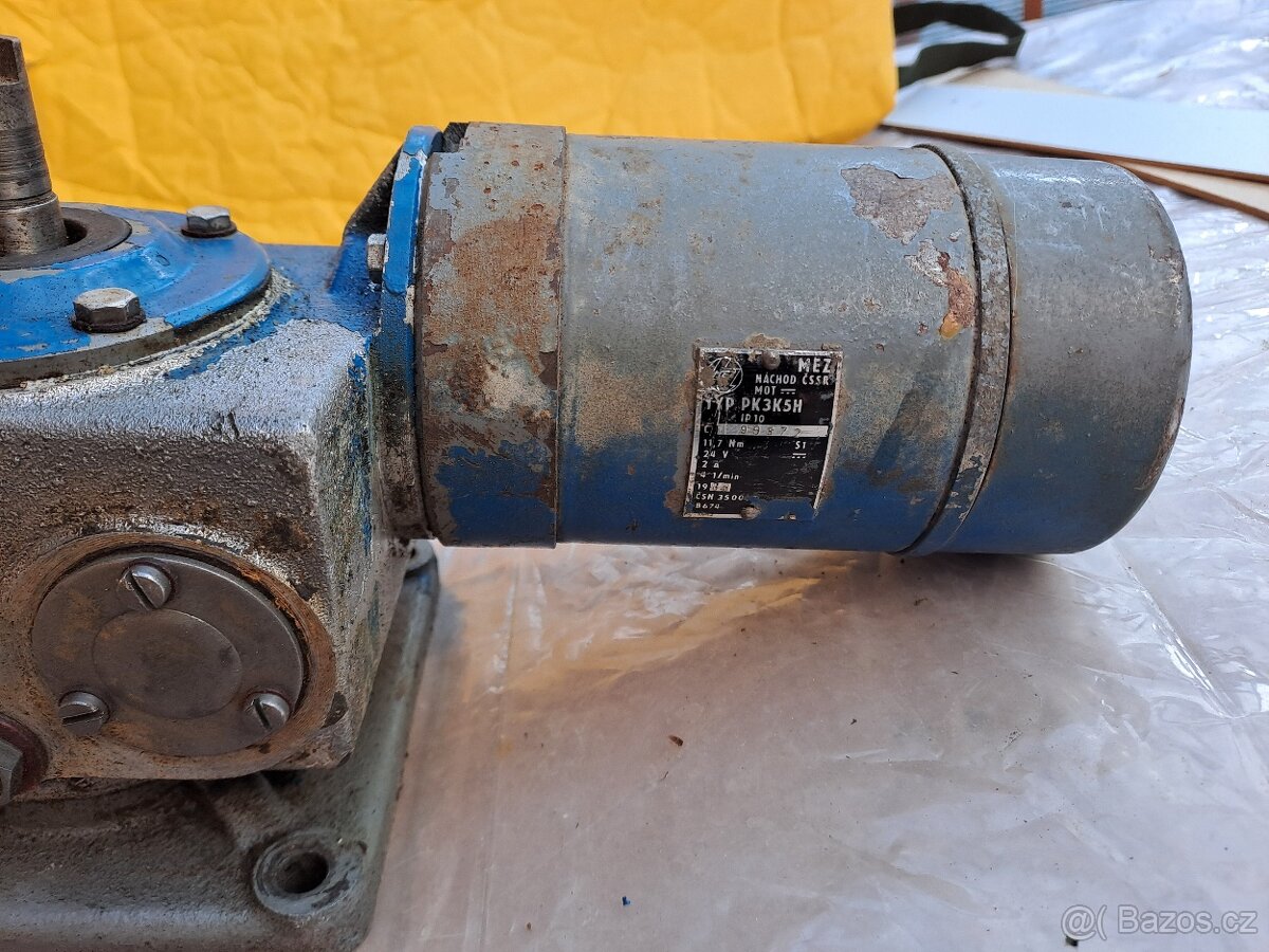 Motor se šnekovou převodovkou 24V - 2